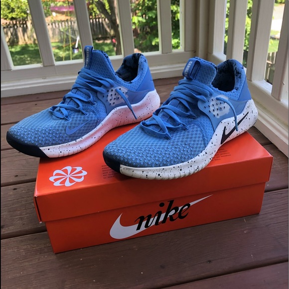nike unc free trainer